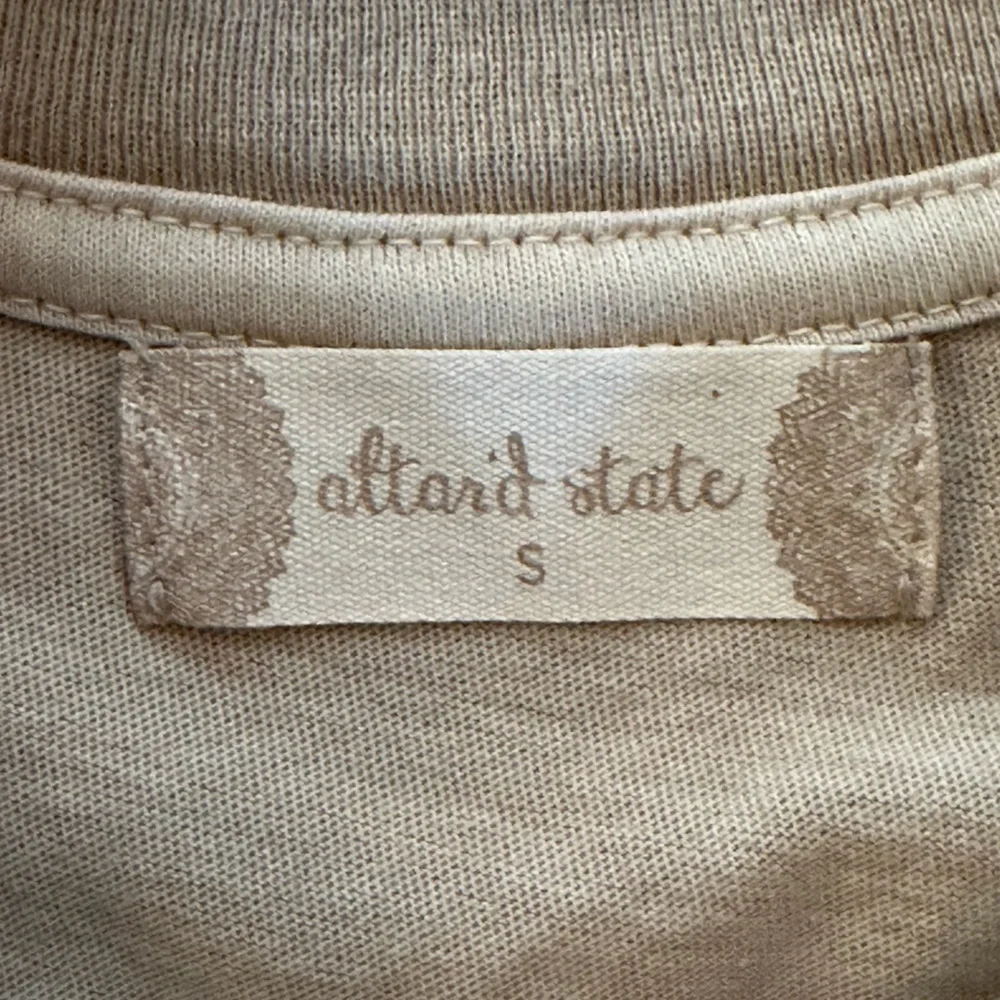 Altered State, Yellowstone, Wyoming shirt size small. - Picture 4 of 5